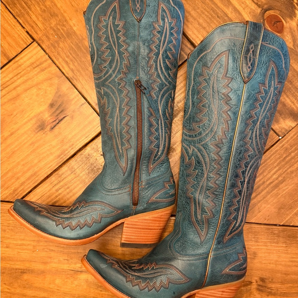 Turquoise Ariat Women’s boots